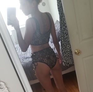 NWOT (All Black) highwaisted lace bikini